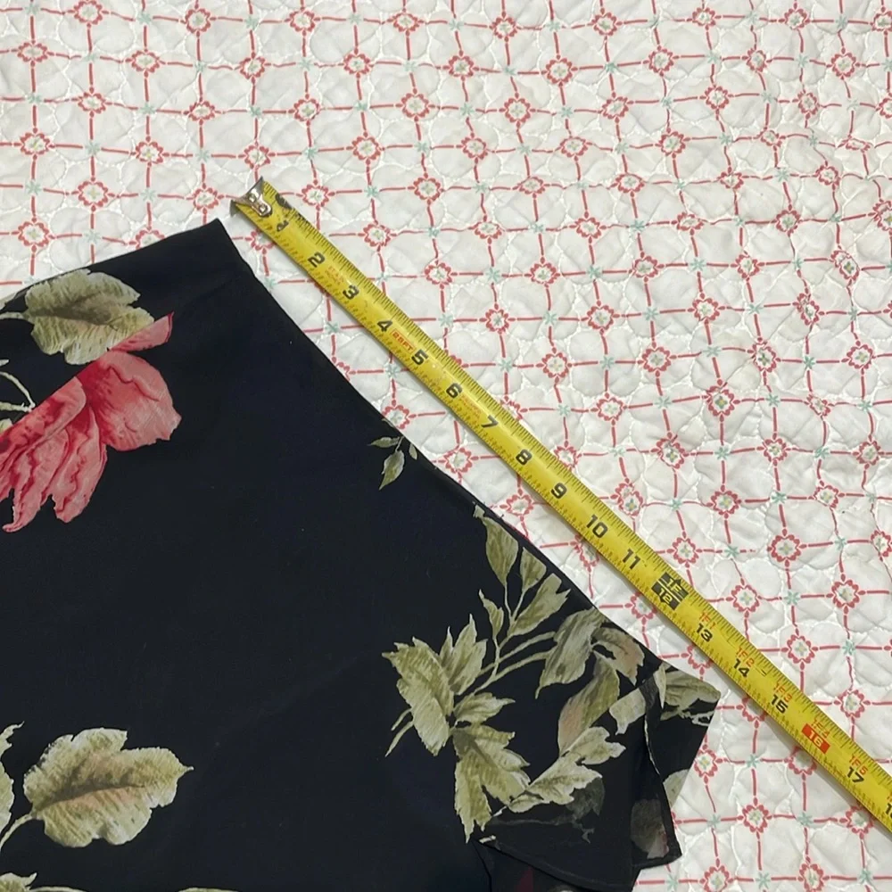 Due per Due silk ruffled dark floral skirt